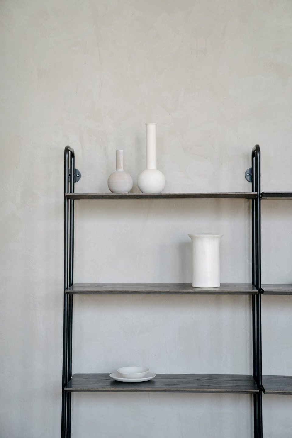 Grid open shelving in powder-coated steel
